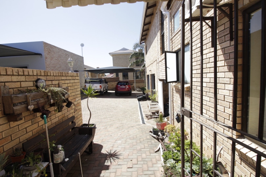 4 Bedroom Property for Sale in Wavecrest Eastern Cape